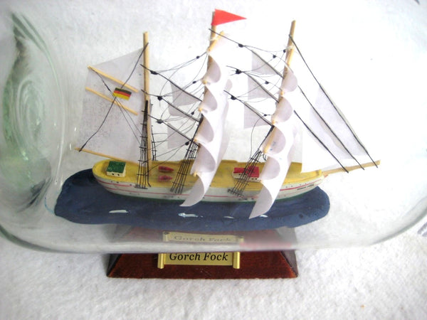 Barco grande en botella - barco botella - barco en botella - Gorch Fock