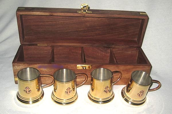 Caja de madera con 4 copas de ron/aguardiente de latón/cobre - plateada