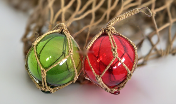 2 x bolas de pesca en red - rojo y verde - decoración marítima - 17,5 cm 