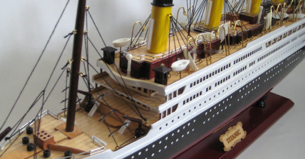 Großes Modell- Titanic- Schiffsmodell aus Holz- Gewicht 6000 g - maritime-deco
