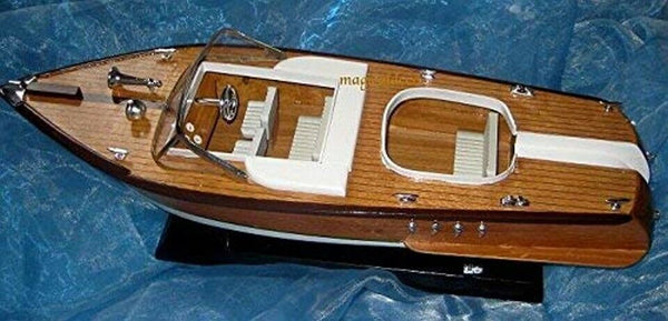 Lancha italiana - barco deportivo - modelo de barco