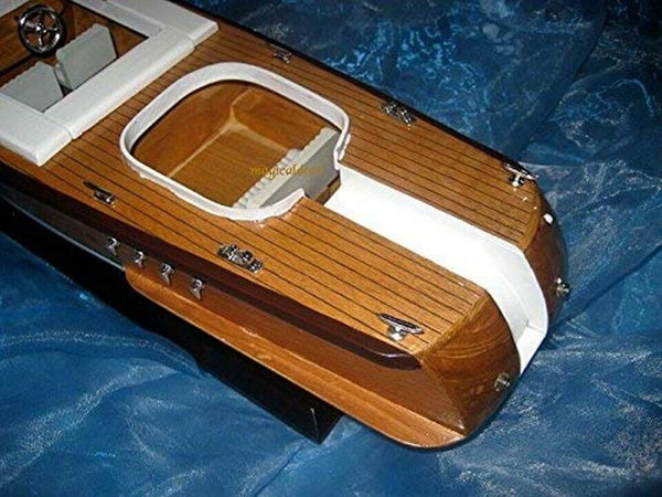 Lancha italiana - barco deportivo - modelo de barco