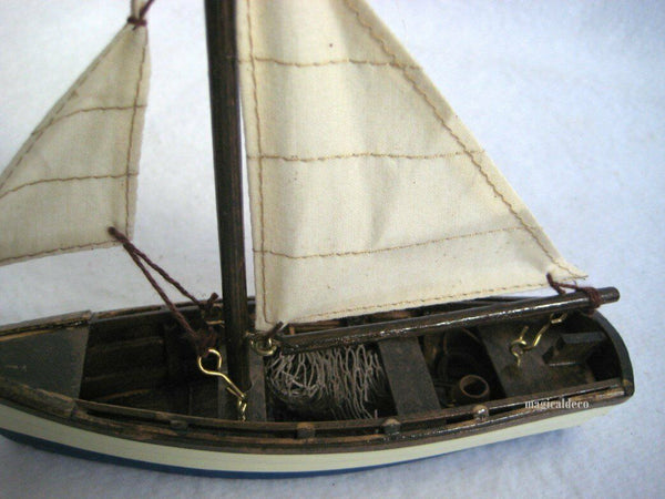 Pequeño barco pesquero - maqueta de barco - marinero - velero - casco de madera 20 cm 