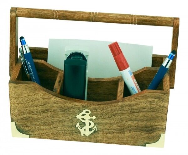 Caja para utensilios de madera con latón. 