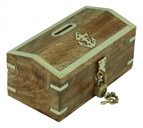 Cofre del tesoro como hucha con cerradura de madera con latón 