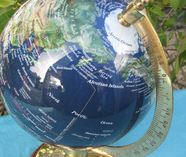 Edler Globus auf Holzstand H 47 cm- Messinggestell- blau - maritime-deco