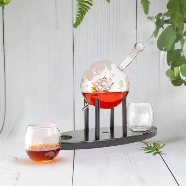 Jarra en forma de globo + 2 vasos de mapamundi