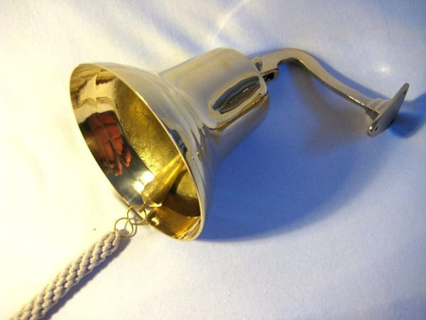 Campana de barco pequeña de latón con soporte y cinta 