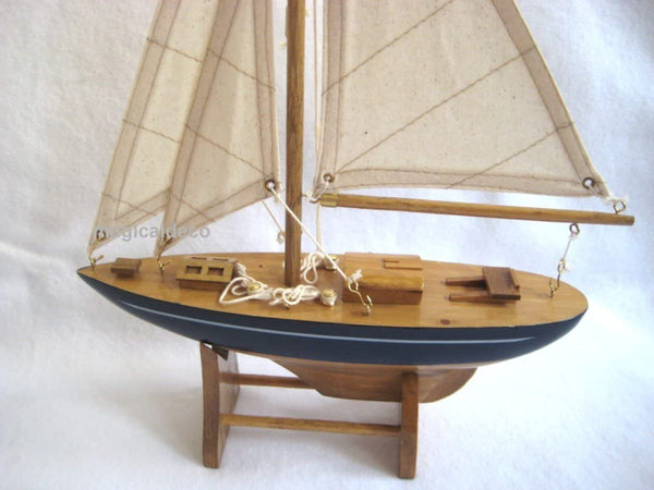 Dekorative Yacht, Segelschiff, Schiffsmodell Segelyacht Holz mit Leinensegeln - maritime-deco