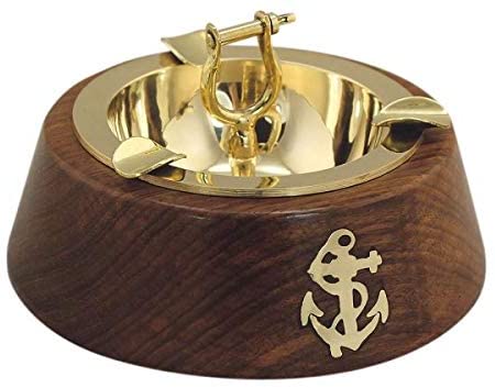 Runder Aschenbecher mit Schäkel- Ankermotiv aus Holz und Messing - maritime-deco