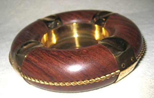 Origineller, maritimer Aschenbecher aus Messing und Holz- Rettungsring - maritime-deco