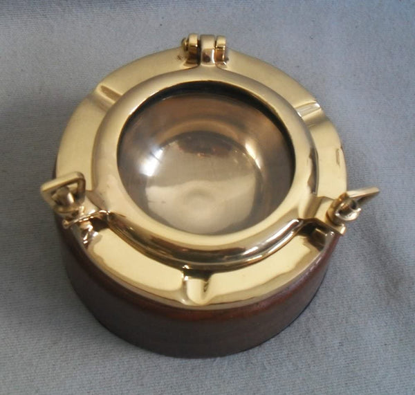 maritimer Aschenbecher Bullauge aus Messing und Holz- 660 g - maritime-deco