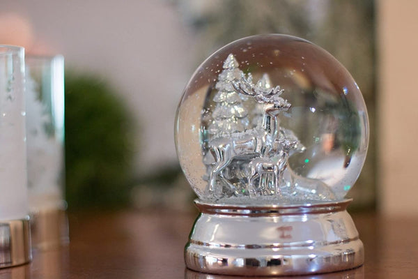 XL- Edel Schneekugel- Rentierfamilie - versilbert und anlaufgeschützt - 750g - maritime-deco