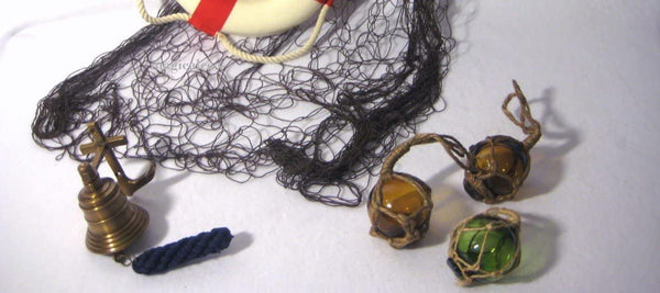 Juego de 6 marítimos - pequeñas bolas de pesca de 7,5 cm, campana de barco, red de pesca de 2x 1 m - aro salvavidas de 30 cm 
