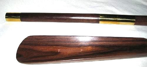 Elegante cuchara calzador de madera y latón - dividida en tres partes - 72 cm 