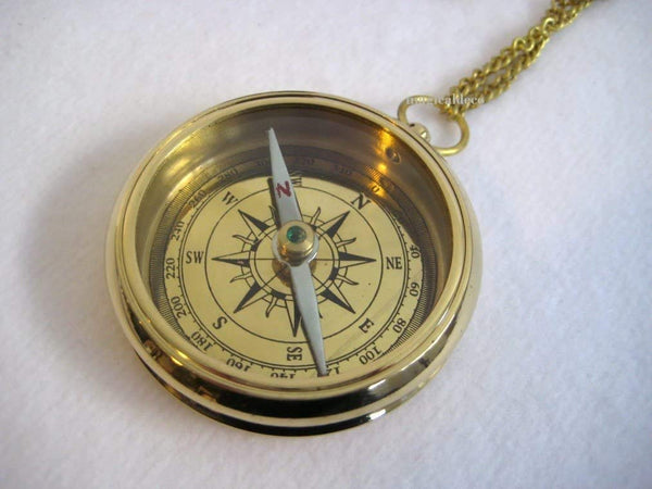 Kompass mit maritimer Gravur Rückseite 6 cm