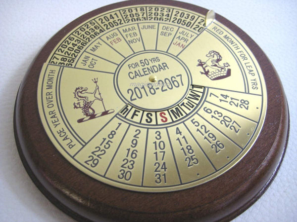 Calendario perpetuo grande - Calendario de cada año - Calendario perpetuo - Latón sobre madera 